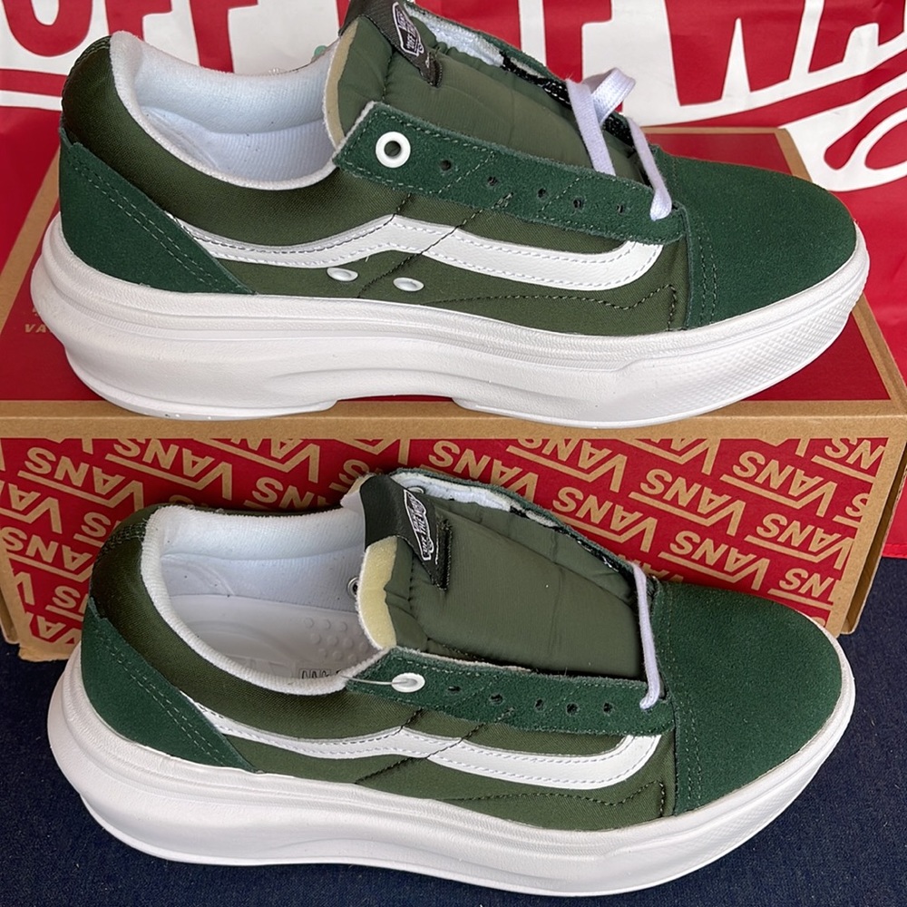 Vans Men’s Old Skool Over
Dark Green/White
VNOA7Q5EDGY
sneakers - Platforms - Picture 4 of 16